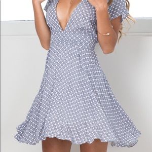 V-CUT SKATER DRESS🌊